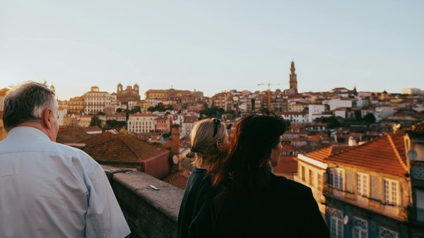 Unlock London's Rich History: Free Walking Tours to Discover Hidden Treasures and Unforgettable Tales